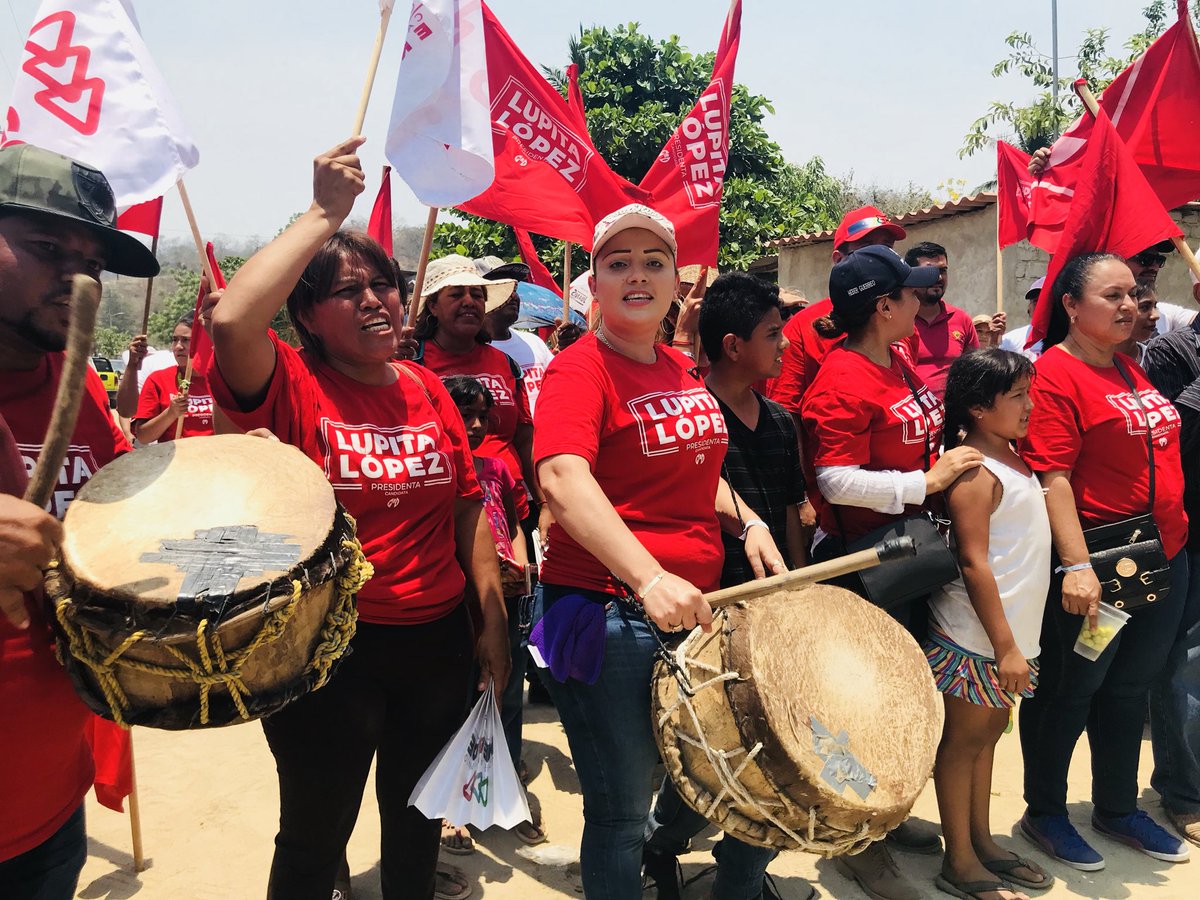 Cihuatlan2018's tweet photo. Gracias a los habitantes de la comunidad Peñitas y Truchas por su gran recibimiento #UnaSolaFuerza #Cihuatlan2018 #TuVozEsMiFuerza https://t.co/JaR0lbBd4A