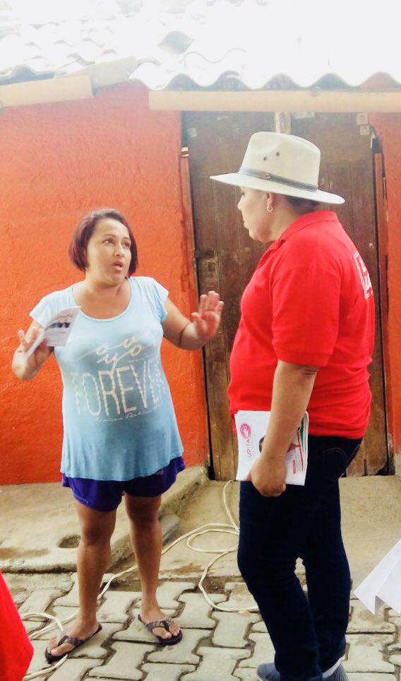 Cihuatlan2018's tweet photo. Gracias a los habitantes de la comunidad Peñitas y Truchas por su gran recibimiento #UnaSolaFuerza #Cihuatlan2018 #TuVozEsMiFuerza https://t.co/JaR0lbBd4A