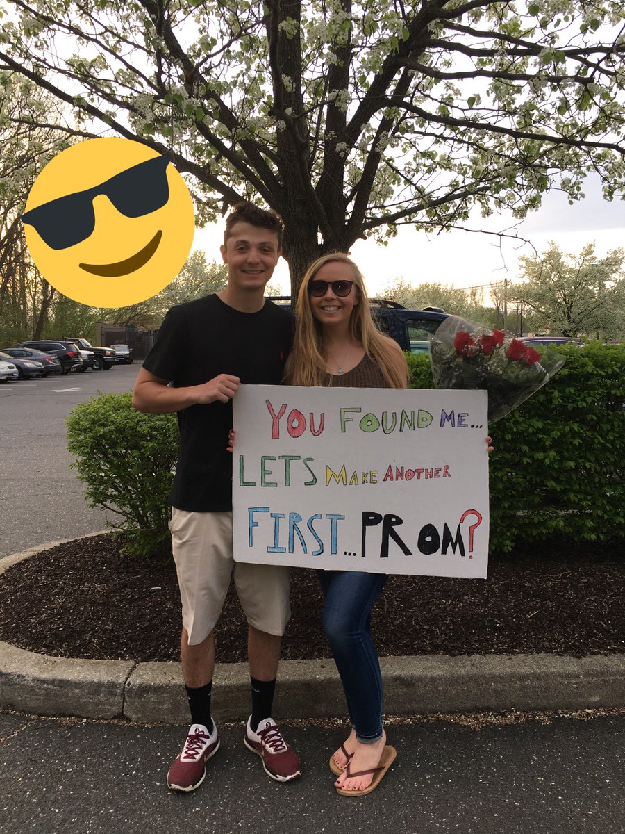 NF2414's tweet photo. Two more rats going together... vote them for the king and queen thing. @cenzidimaggio @n_stepniak @nfhsprom2018 https://t.co/dacwkmU1yg