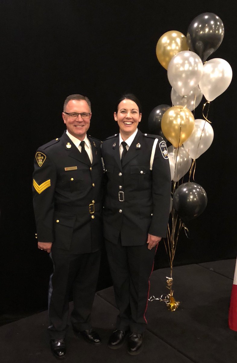 OPP_CR's tweet photo. At the OWLE2018 with my #simcoecountycasefiles partner & fellow Media Officer @SarahBamfordBPS. It was an honour to be nominated for an award recognizing our role in an innovative investigative tool that uses social media to help solve homicide cases. @BarriePolice @OWLECanada https://t.co/8rZQSgR44Y
