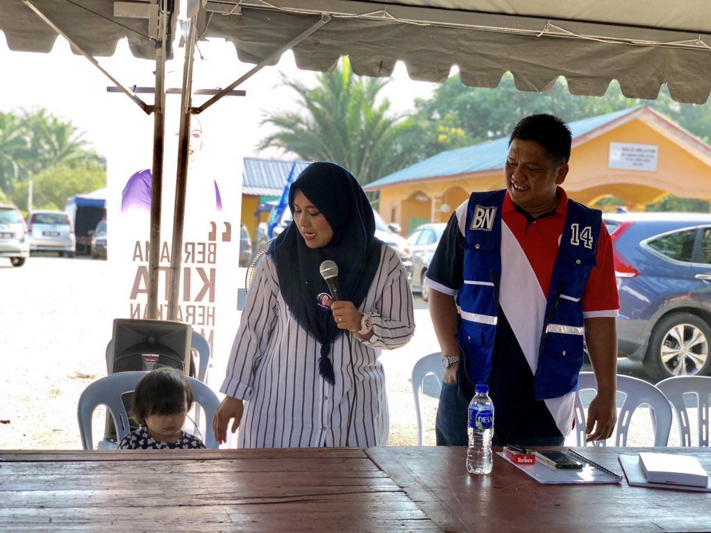 EmyComms tweet media