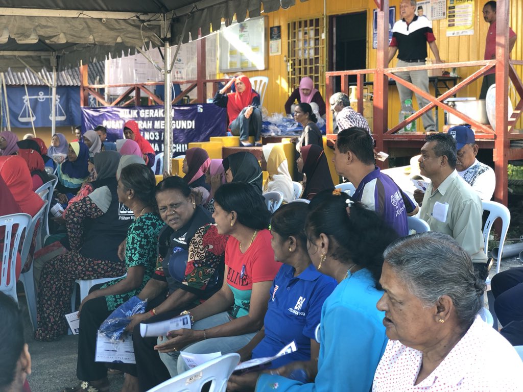 EmyComms tweet media