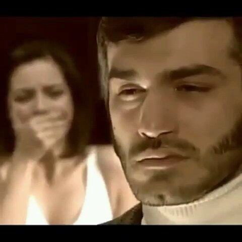 sen hiç yanılmadın mı, hiç olmayacağını bildiğin halde kabullenmeden çabalamaya devam etmedin mi.