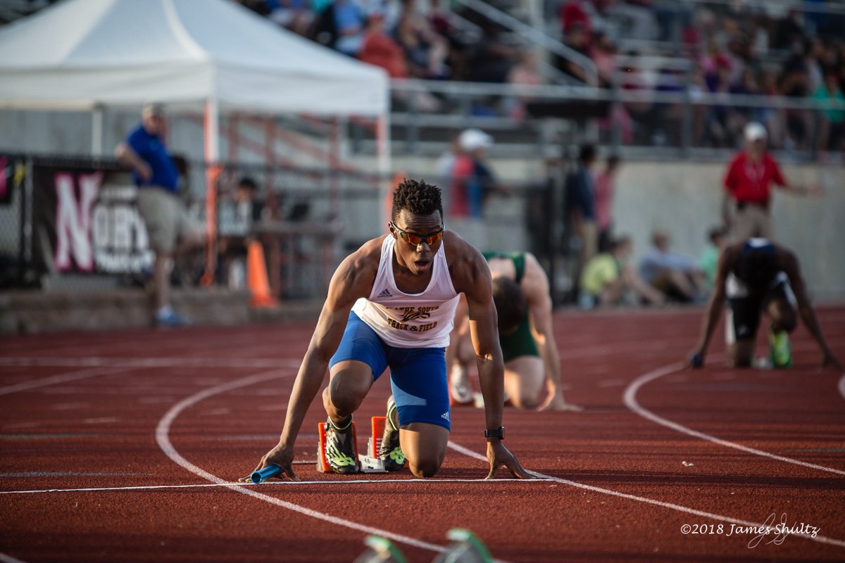 Over 1000 photos from the Shawnee Mission North Relays now online here: ks.milesplit.com/photos/albums/… <a href="/KansasMileSplit/">MileSplit Kansas</a> <a href="/milesplit/">MileSplit US</a> <a href="/SMNTrack/">SMN Track</a>