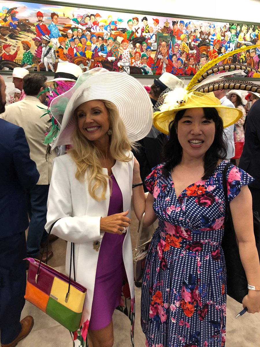 Ran into one of our hat customers at the track!
#ChurchillDowns #livereport #trackstyle #outfitinspo #kyderby #derby144 #derbyhats #kyderbystyle #derbyfashion #derbyweek #SocialHattitudes