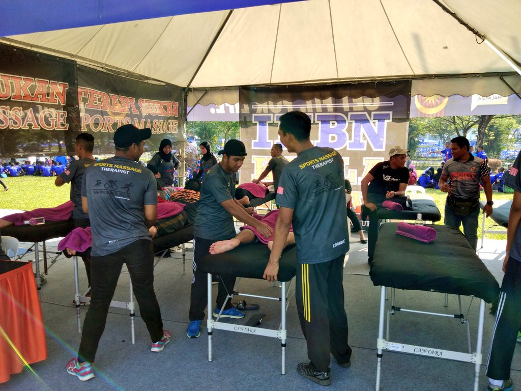 KBSMalaysia's tweet photo. Kemeriahan #FitMalaysia belum tamat lagi ! Banyak lagi aktiviti yang menarik sedang dijalankan disini.. Jomla sertai kami di Padang Dataran Nilai !
#FitMalaysia
#FitNegeriSembilan
#GetFit
#FitForLife https://t.co/G3ru80mFzg