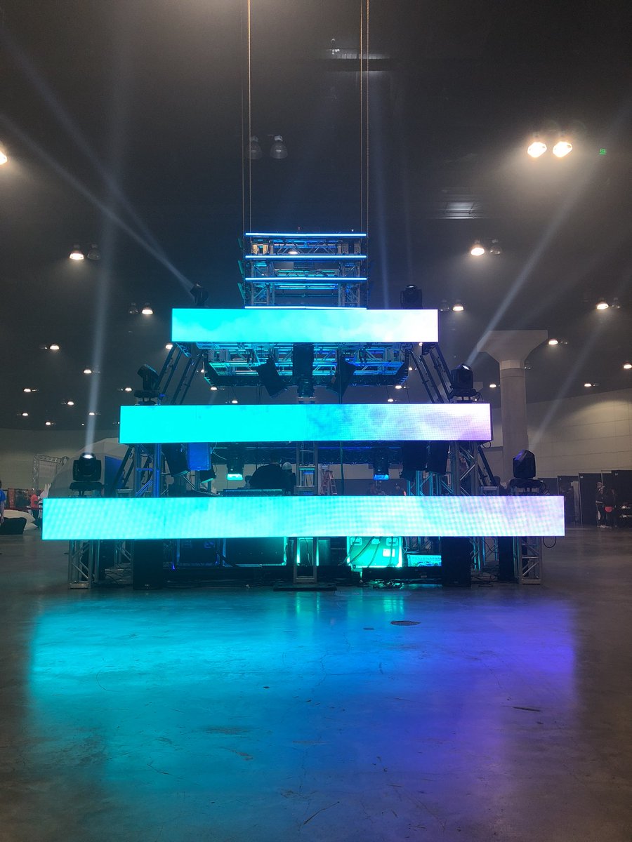 vrlosangeles's tweet image. And that's a wrap on #VRLA2018! Thanks for making it out! Hope you had a wonderful time 🙌
