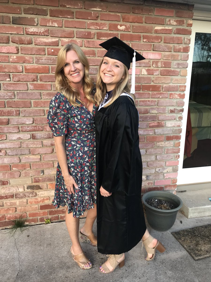 AliciaCrabb's tweet photo. #dolphintrainergoesbacktoschool #twoyearhiatus #graduate #proudmomma #sandiegobound #needtoplantflowersingrammiespots https://t.co/s4w1axh2si