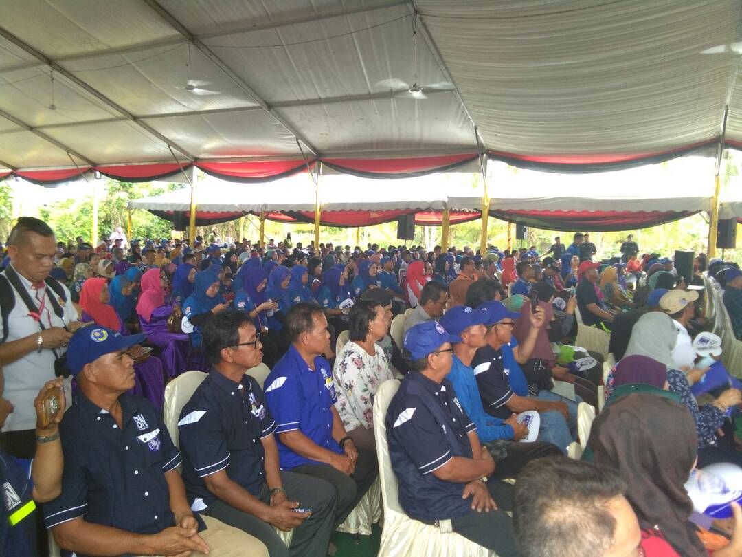 JapenSarawak's tweet photo. Kehadiran YAB Ketua Menteri Sarawak @AbgJohariOpeng ke Majlis Tinjauan Mesra di Kg. Maludam pagi ini #theSarawakDream #GoAbgJoGo #NgundiLok #sodiakroks https://t.co/stJmRbgkON
