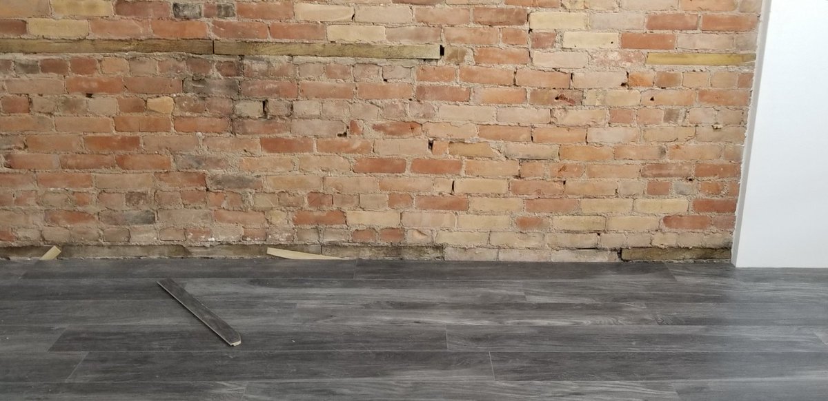 MosaicHamilton's tweet photo. Getting some flooring done 💪 #progress https://t.co/XFib8AiXJP