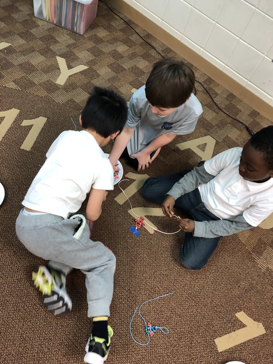 A_Day_In_K's tweet photo. Power Hour is fun for the teachers too! Loved getting to work on a team with @Katrinafmc for the 1st time! #SLPPantherProud #BeadAnimals https://t.co/D2I60fw9pv