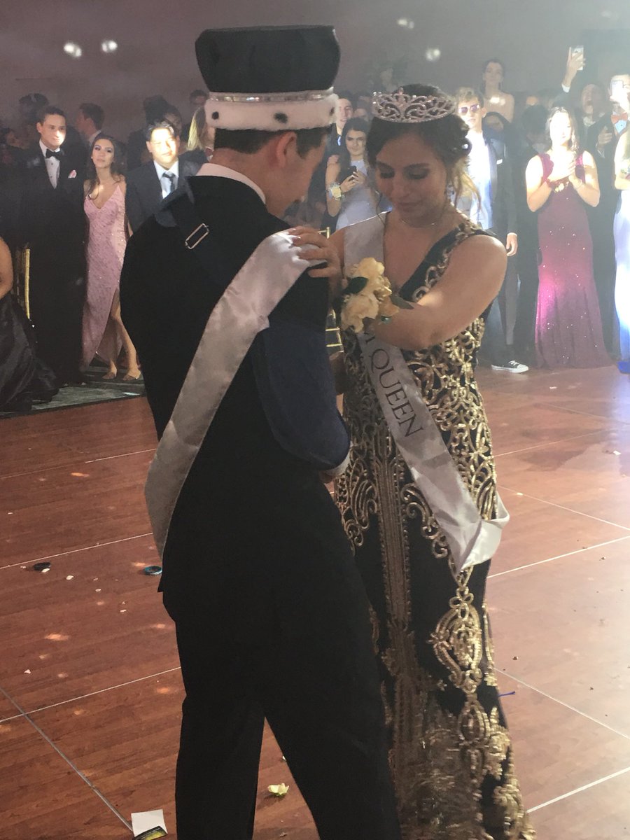 Ty_Thompson71's tweet photo. #msdprom18 https://t.co/ZiIY2EOTHe