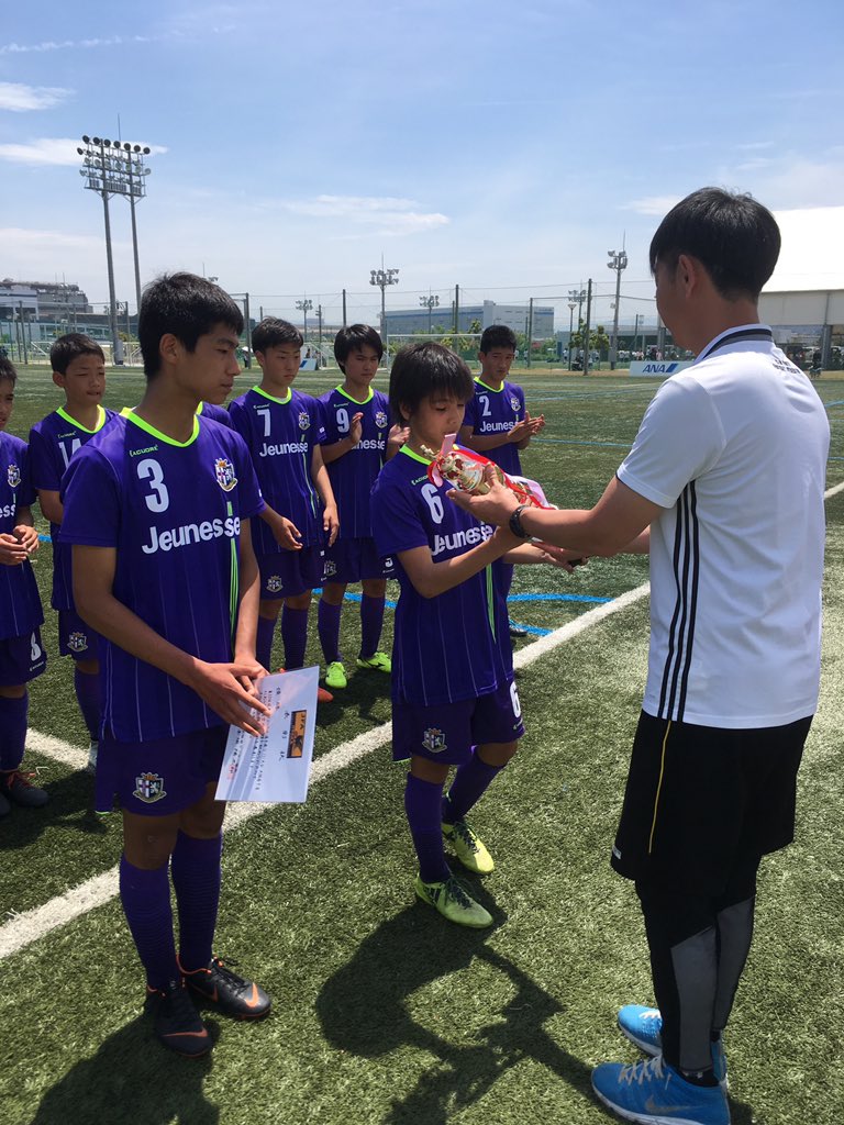 大阪市ジュネッスｆｃ 亮コーチ Ar Twitter ジュネッスジュニアユース試合速報 ｕ１５クラブユース選手権 大阪府大会 決勝戦 大阪市ジュネッスｆｃ ２ １ 柏田ｓｃ 得点者 だい ひなた 選手権 三連覇達成しました 本当におめでとうございます クラブユース