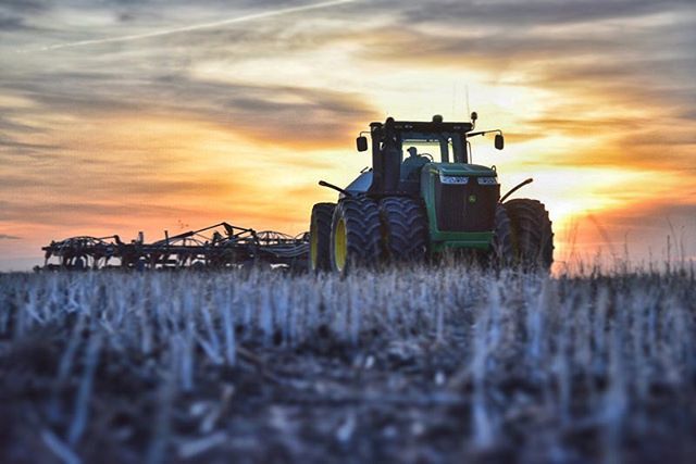brownacrs's tweet photo. After losing beans to a dust storm last year, we are trying #notill for #plant18 We're hoping this helps with the dry weather cycle upon us. Seeding #wheat on straight cut #canola  We were blessed with a beautiful day and even a tractor sunset! #ndlegend… https://t.co/mHTuAsvOdF https://t.co/yMOk8QabH6