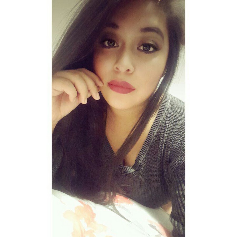 thriftyshots's tweet photo. @Albi_SideArms damn side she cute https://t.co/7TEqNv2spS
