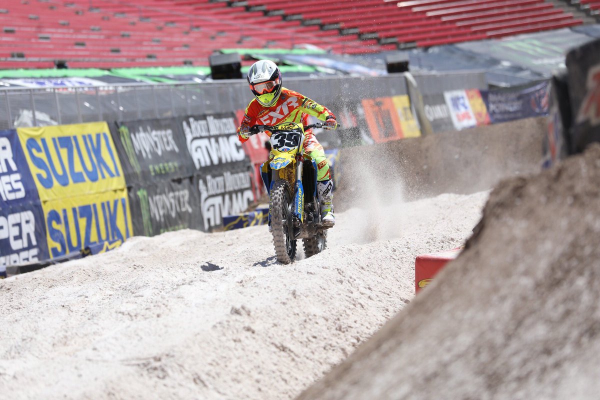 HEP_motorsports's tweet photo. Letβs go @KCunningham_45 π₯βοΈπ Heat 2 coming up! ||@suzukicycles @FXRRacing @Sidimotousa @6DHelmets @XBrandGoggles @AMPTires @NutUpIndustries || #Dropthatgate #RmArmy #thisismoto #supercrosslive #sxonfox https://t.co/FVeb6V72y0