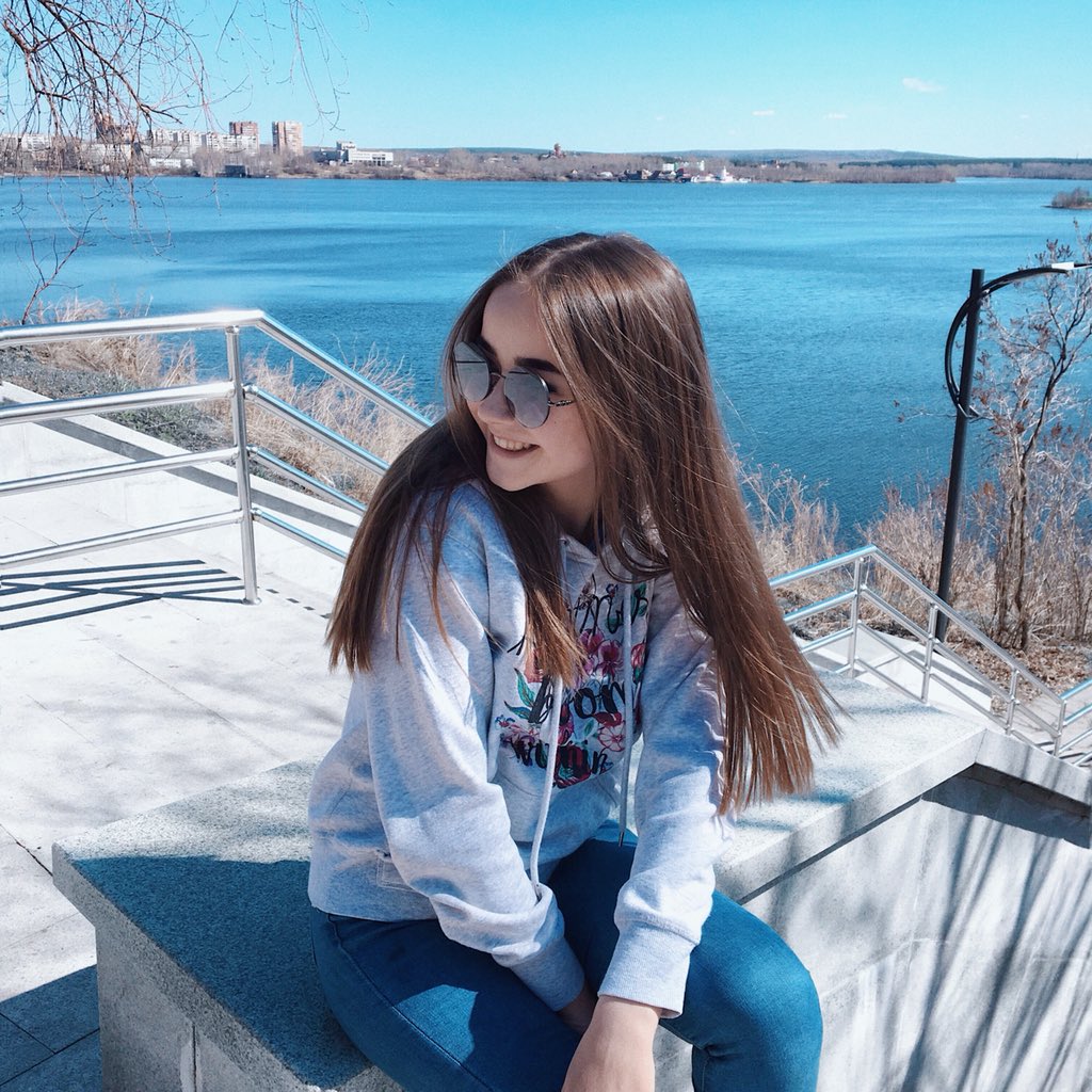 polinaaaaaa___'s tweet photo. Я тут влюбилась немножк😻 https://t.co/FFgfHkVSrp