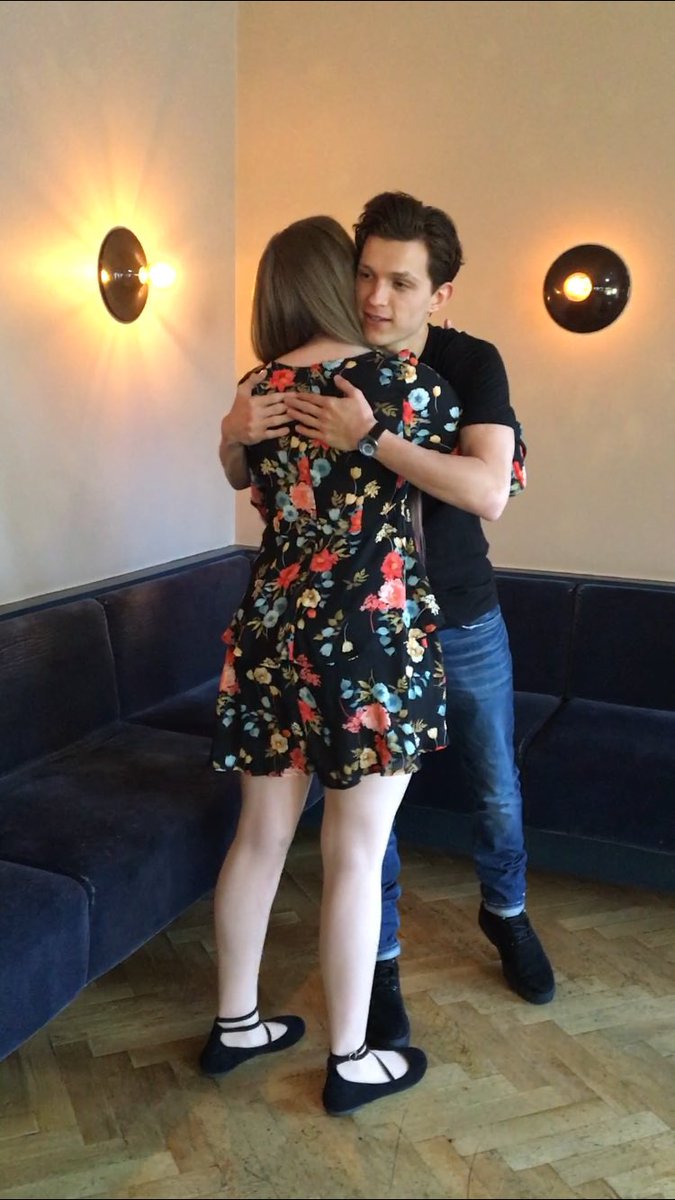 lemblemx's tweet photo. I’m the happiest girl in the world right now, thank you so much @TomHolland1996 💖 https://t.co/QMte3c0Mdv