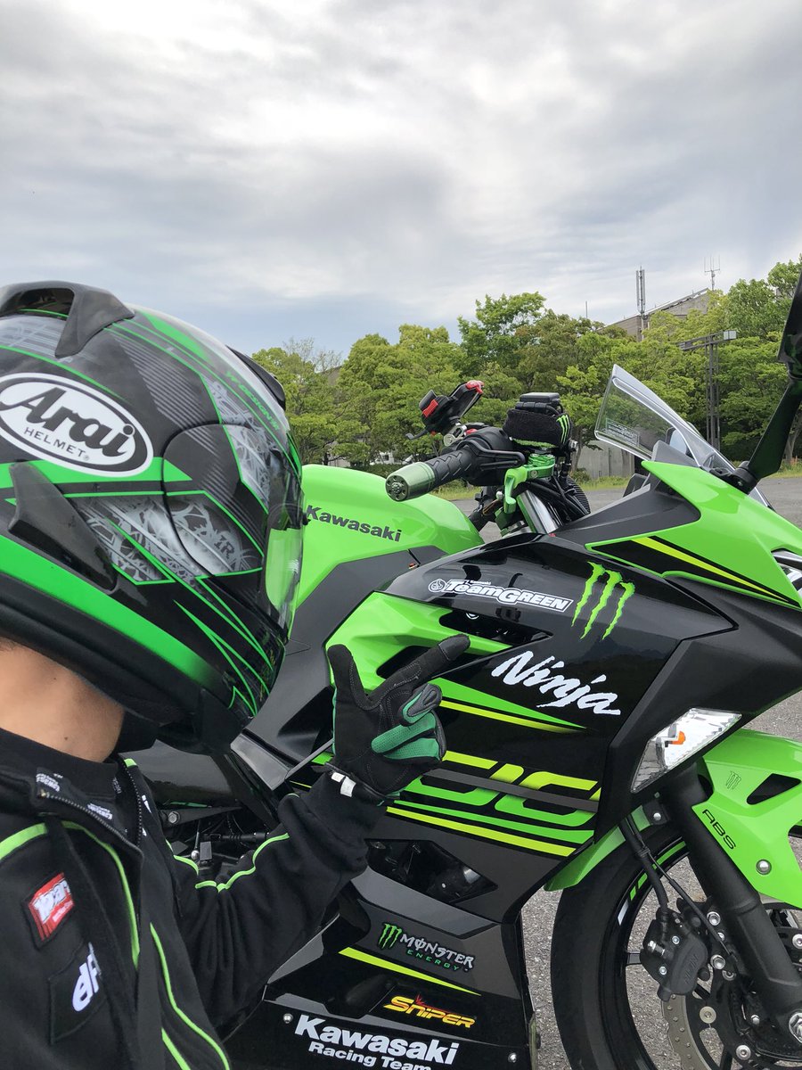 Olg 漢ライムグリーン 更にステッカーチューンしてみた モンエナ Team Green Olg 自己満カスタム Teamgreen Monsterenergy ステッカーチューン カスタム ステッカー ステッカーカスタム Ninja400 ニンジャ400 ニンジャ Ninja