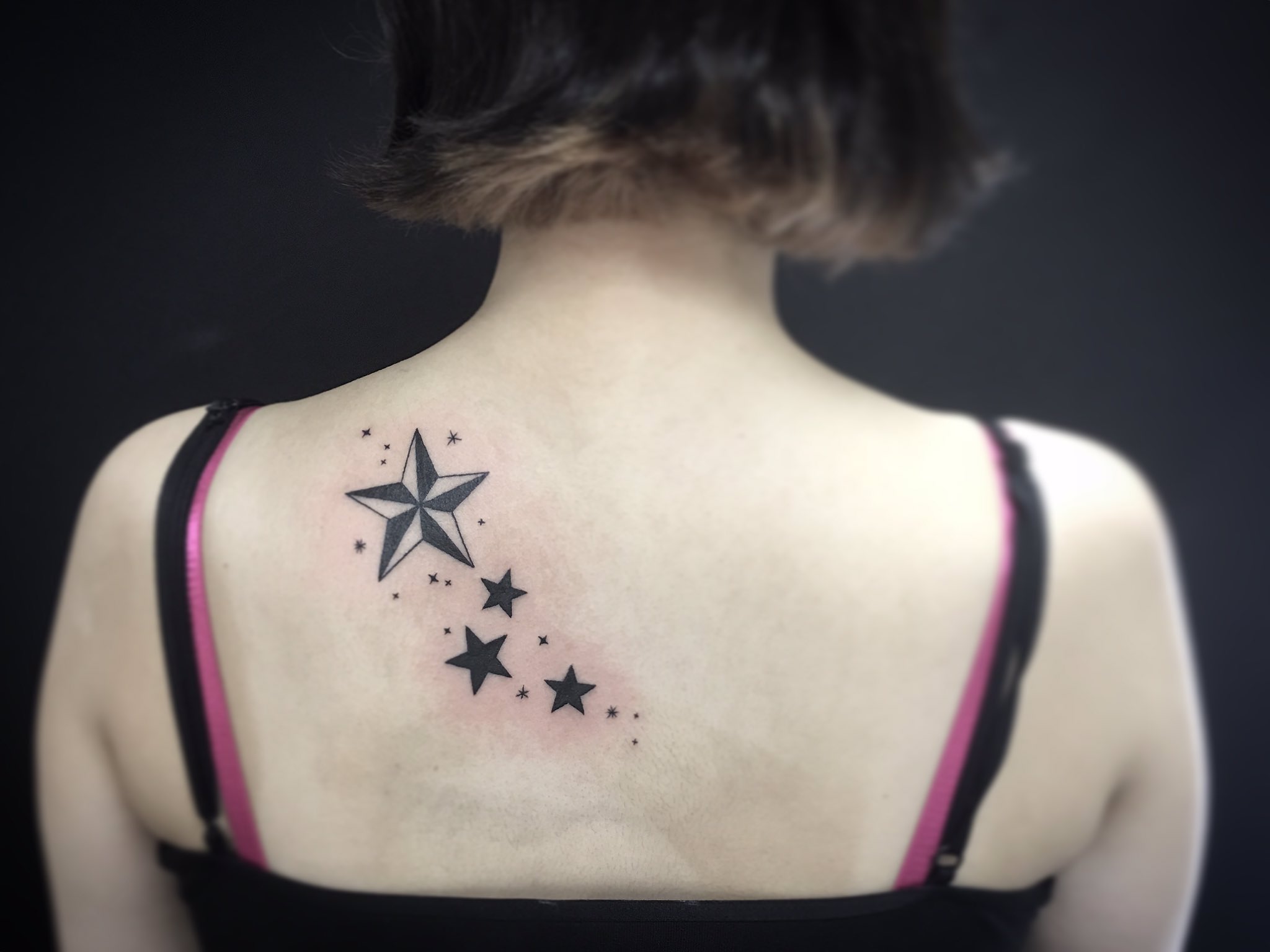 新宿タトゥー Fox Gate Tattoo 背中 星のタトゥー 5月6日 本日も営業中 和彫りからワンポイント トライバル B Gまでオールジャンル対応のタトゥースタジオ 東京新宿fox Gate Tattoo 新宿駅徒歩7分 個室ブース完備 その他のタトゥー作品は 新宿タトゥー Fox Gate Tattoo 背中 星のタトゥー 5月6日 本日も営業中 和彫りからワンポイント トライバル B Gまでオールジャンル対応のタトゥースタジオ 東京新宿fox Gate Tattoo 新宿駅徒歩7分 個室ブース完備 その他のタトゥー作品は