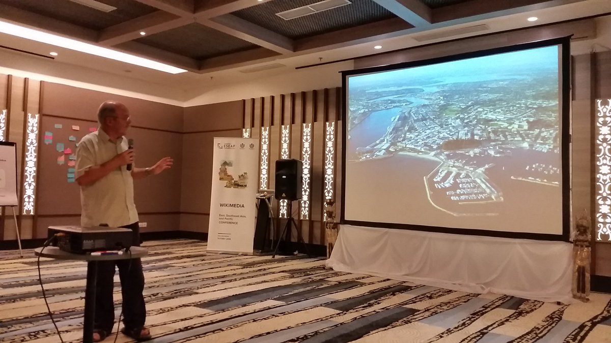 TanweerMorshed's tweet photo. Tom showing the initiative for ESEAP 2019 in Perth, Australia.
#ESEAPCon18 https://t.co/FpFjCu8r2p