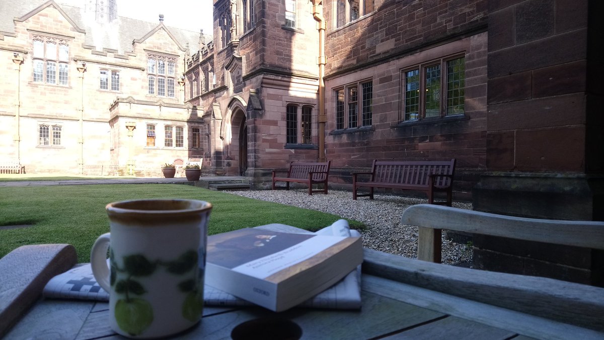 Ellie_Mhari's tweet photo. Coffee and sun shine on @gladlib front lawn... Really not a bad way to kick of a Sunday https://t.co/hFuEwZnA9y