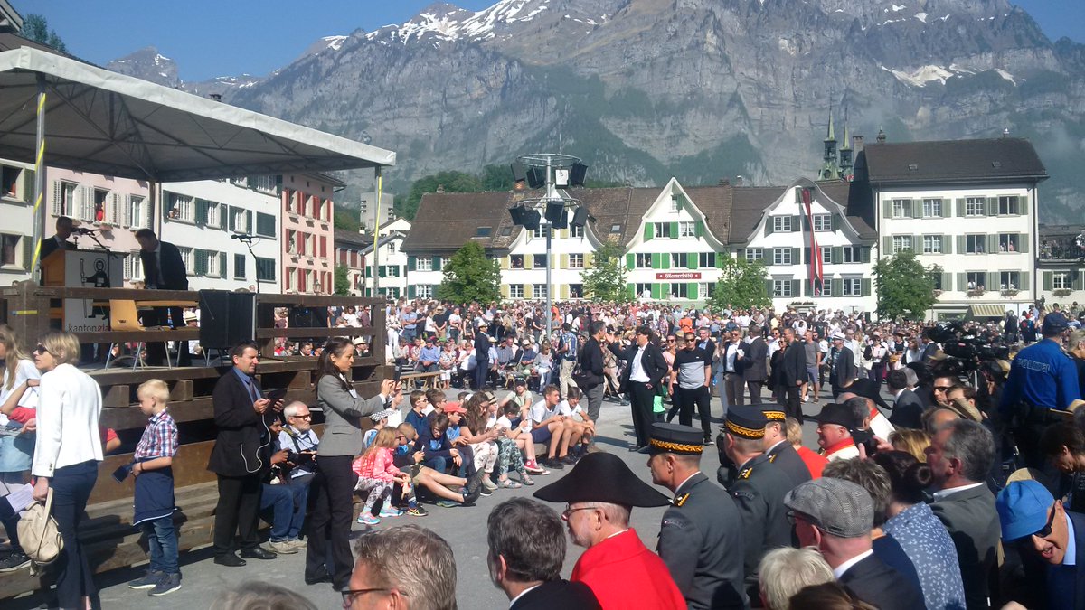 botschaftbern's tweet image. Ein besonderer Tag: als Gast bei der #Landsgemeinde #Glarus - #BoRiedel