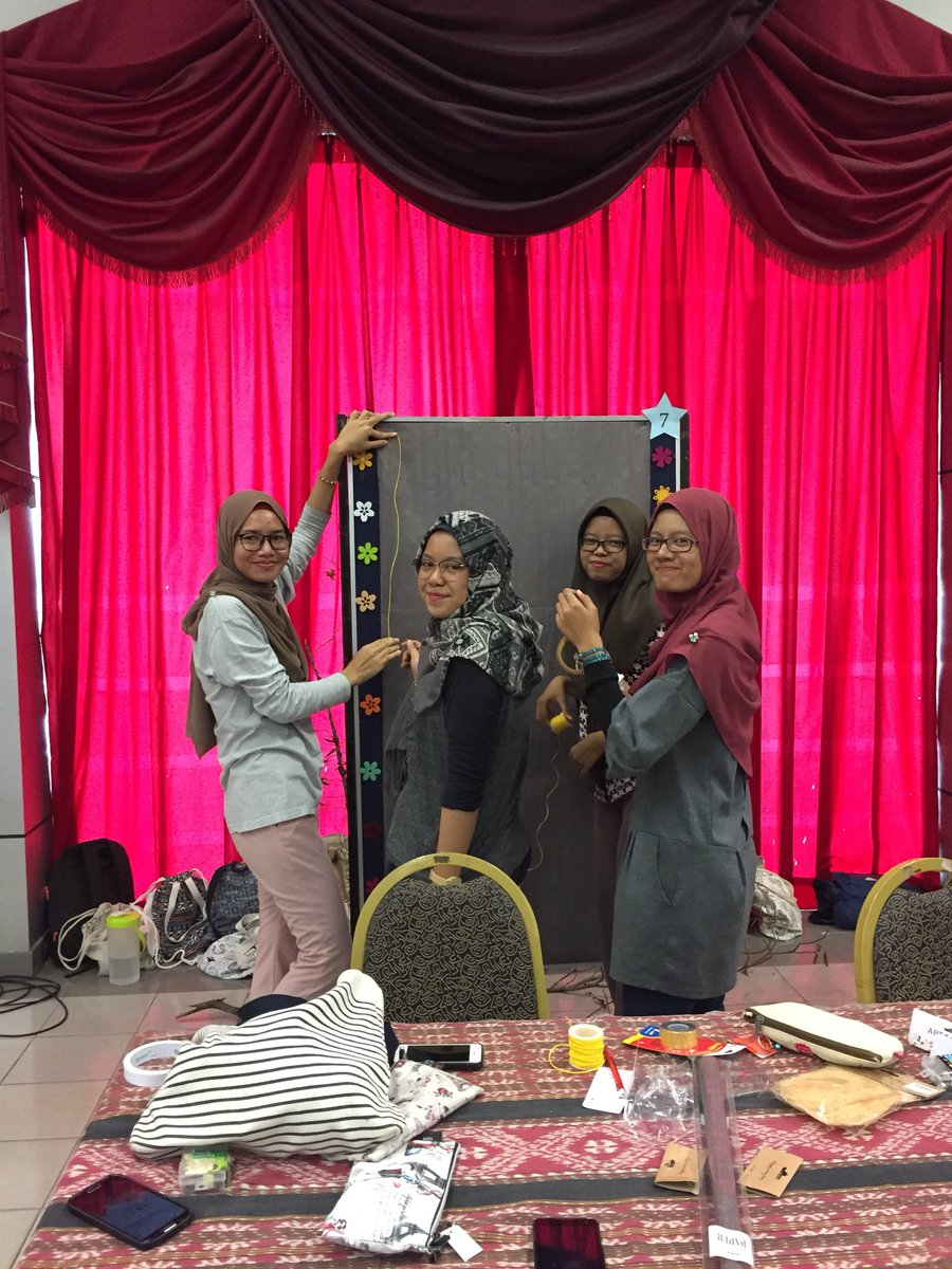 Fipd2018's tweet photo. Booth set up by contestants before big day tomorrow. #NFIPD2018 #Glutenfree #Vegetarianproducts https://t.co/KS3jfS8Y6b