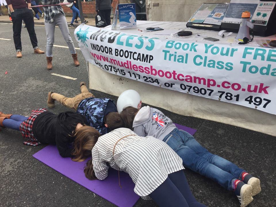 leanbodyvision's tweet image. We'll be @earlsdonfest with our plank &amp;amp; hula hoop challenge.

Can you beat last years winners? It'll be tough... hula hoop winner Georgina (10) set a festival record of 1hr 1min &amp;amp; Daniel (9) planked for 1 hr 8 secs. 

C'mon grown-ups, let's show those kids! #EarlsdonFest