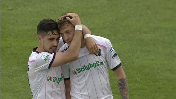 soloPALERMO's tweet photo. Nino #LaGumina @palermocalcioit

#ForzaPalermoSempre #TerPal #SerieB https://t.co/4ZZ8VgsaUV