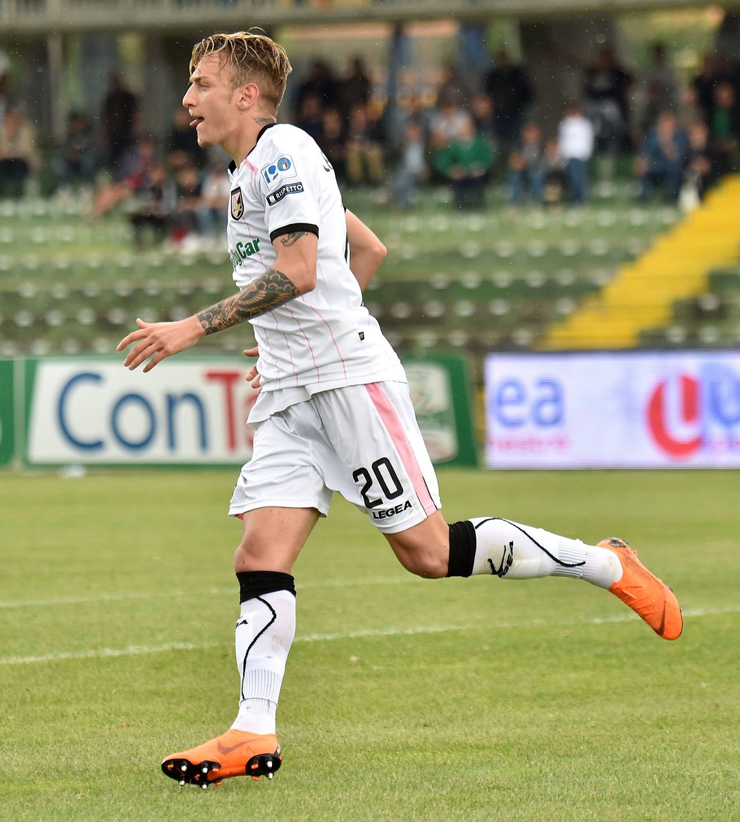 soloPALERMO's tweet photo. Nino #LaGumina @palermocalcioit

#ForzaPalermoSempre #TerPal #SerieB https://t.co/4ZZ8VgsaUV