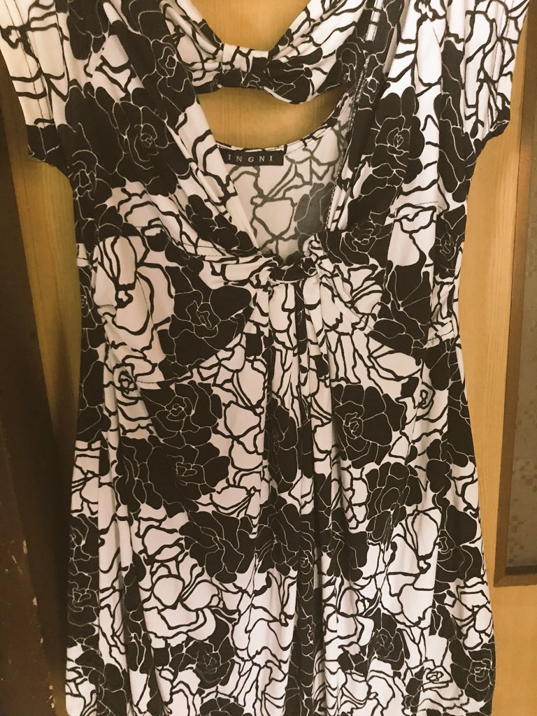 なあ Naa もくざい商人 Ingniのギャルっぽしい服いる人いないかな 丈短いのでワンピースではないけど