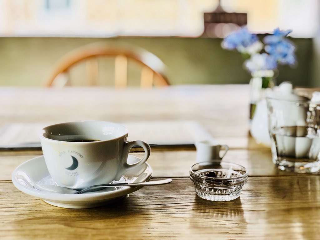 長田 涼 コミュニティフリーランス 三茶のカフェ Moon Factory Coffee がステキ過ぎた 隠れ家のような場所にあり 内装はとてもオシャレ そのギャップがとてもいい コーヒーもこだわりを感じる 香り豊かな一品で美味っ これはまた行きたい 長田 涼 コミュニティフリーランス 三茶のカフェ Moon Factory Coffee がステキ過ぎた 隠れ家のような場所にあり 内装はとてもオシャレ そのギャップがとてもいい コーヒーもこだわりを感じる 香り豊かな一品で美味っ これはまた行きたい