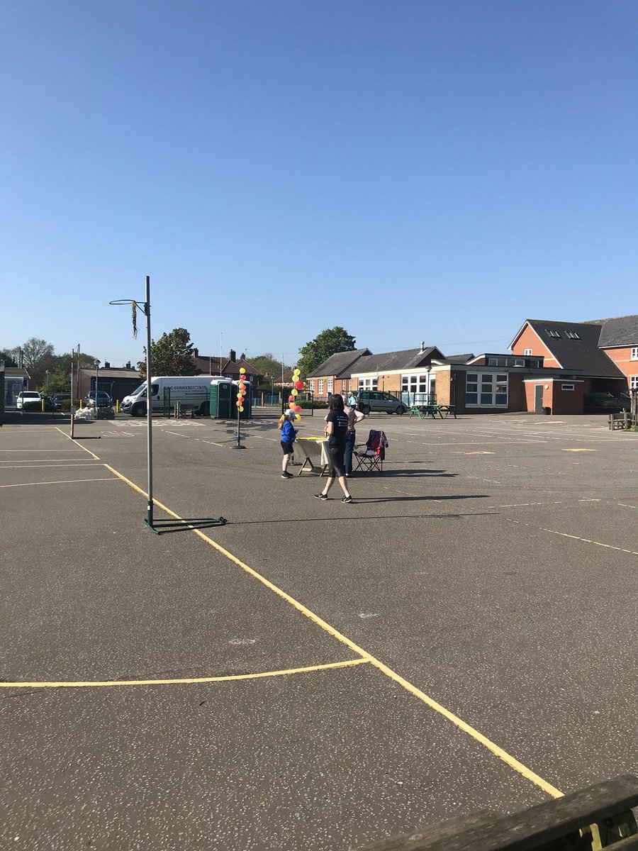 Setting up. All ready to go <a href="/Inspired__Youth/">꧁༺ֆɦǟɨʟɛֆɦ ʏǟɖǟʋ༻꧂</a> <a href="/break_charity/">Break</a> #Ukrunchat