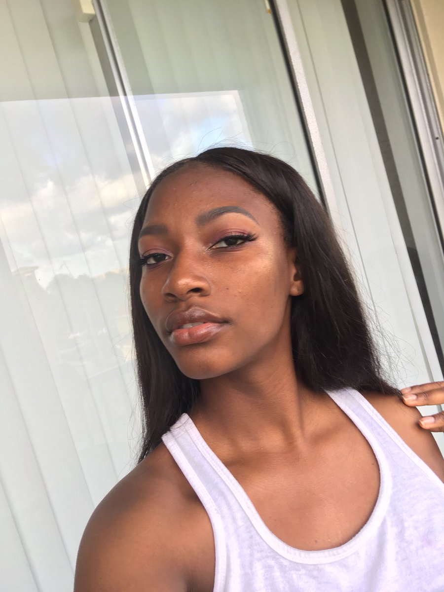 juanisha_'s tweet photo. I usually look a mess but when i don’t... https://t.co/ecbe7ilGkA
