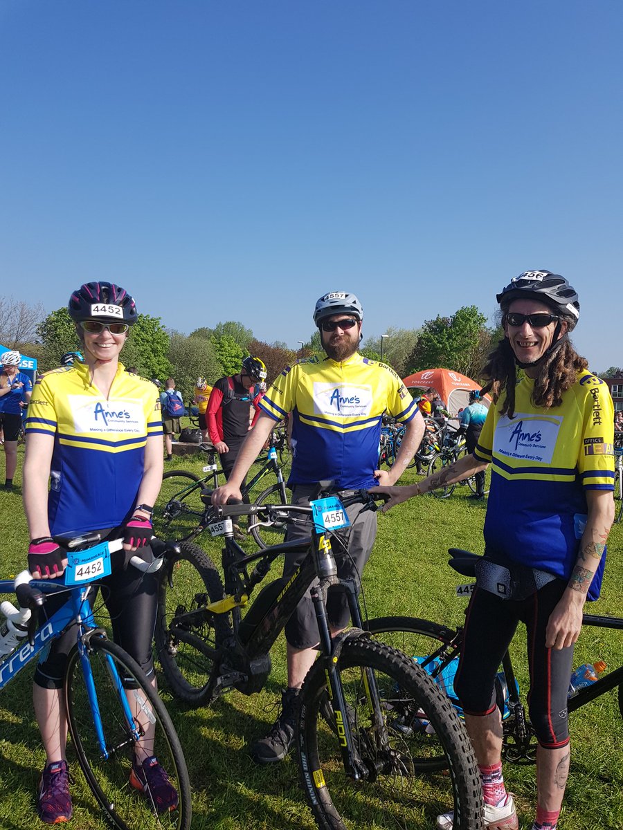 StAnnesCom's tweet image. Steph, Ben and Shaun getting ready to start the 49km route #teamstannes @HumanRaceEvents  #sunshine #leeds