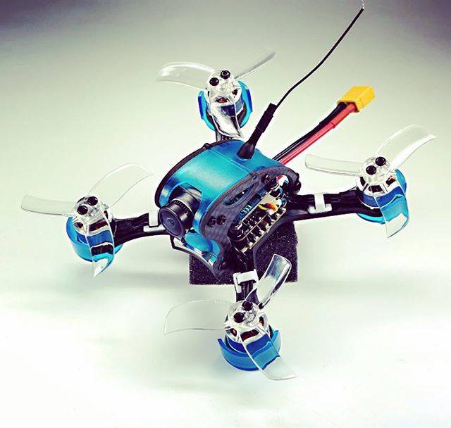 flyingfolk_com's tweet photo. Hammer! Falcon CP90 Pro  2“ 3-4s Power Racer | F4 &amp; 20A BlHeliS | SunnySky 1104/5500kv - Bind-n-Fly 🌪😎👌Follow &amp; Tag us🔝#fpv #fpvracing #qav #quadlife #quad #race #racing #kiss #betaflight #damped #fatshark #quaddiction #dronesque #airvuz #multirotor … https://t.co/H3t2WoowiJ https://t.co/36tN5STgsT