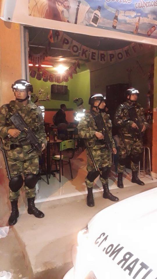 IsabelFajardoDH's tweet photo. Ante alertas tempranas emitidas  @DefensoriaCol y procesos sociales frente a la situación en Ciudad Bolívar la respuesta d la administración es militarizar el territorio. Necesitamos garantías plenas para los jóvenes las expresiones culturales y los mov sociales en la localidad https://t.co/T1ScC49eIP