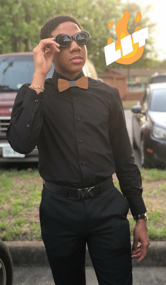 FaithPlusWorks's tweet photo. He is soooo #DOPE! 🔥🔥😍 #MyMiniMe @MaliqueTHawkins & #RisingSenior in 27 School Days #ClassOf2019 🎓 #16YearsOld * 4.2 GPA, Delegate for #12thGrade, #Athlete, #STEMAcademy, Owner & Founder of #TheMovementClothing * #ChasingAFullRide #Yale #Harvard #Brown #Stanford #JMU #VATech https://t.co/ijz6BlkPS1
