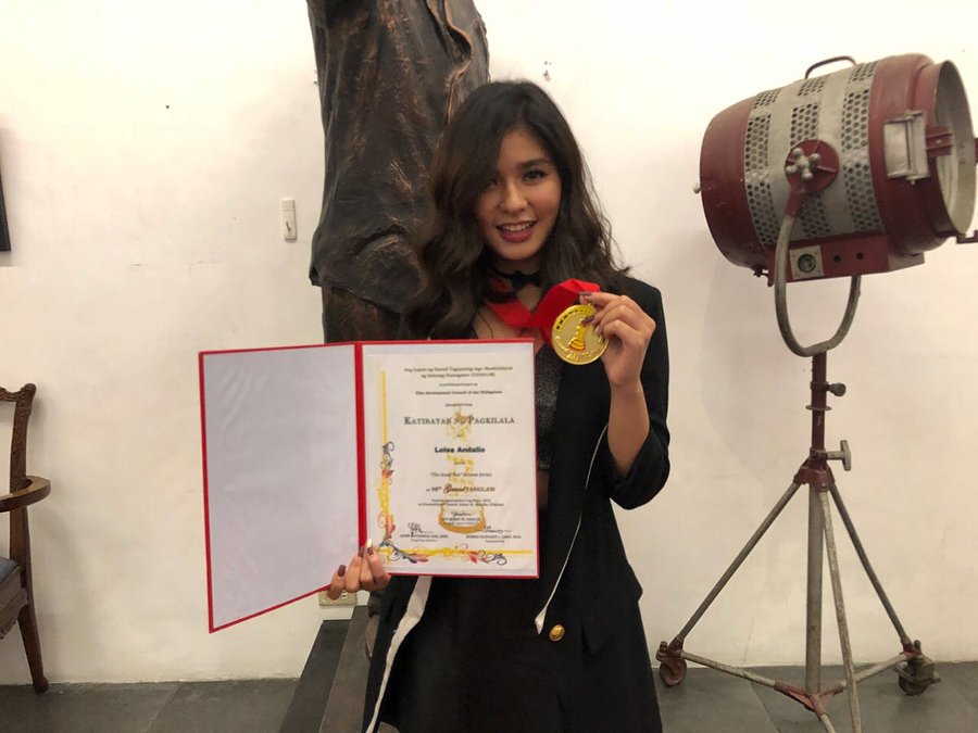 LoiNieOFCL's tweet photo. Congratulations #TheGoodSon for winning Best Drama Series! So proud kami sayo @iamAndalioLoisa alam mo yan hihi. πππ #16thGawadTanglaw #LoisaAndalio #RonnieAlonte #LoiNie #HazelCastillo
#WansaGIABMagicExposed https://t.co/qKhpiQv3BZ