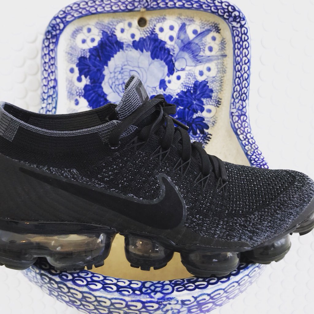 KO19893's tweet photo. NIKE vapormax
#NIKE #dunk #boots #vapormax #customsoccer #nikeidcreatives #adidas #airmax97 #airmax #boots #f50 #puma #AIR FORCE #YEEZY #AIR MORE #AIR JORDAN #MARCURIAL Superfly #tiempo #airmax95 #airmax98 #kicks #sneaker #labo https://t.co/hh2vpRAqUW