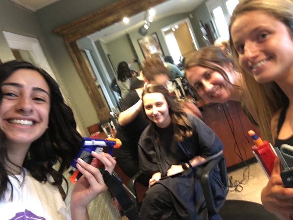 Ua2018N's tweet photo. Chloe and Julliana from LOS<3 shoot sophie and katie https://t.co/XipRR2h4Rh