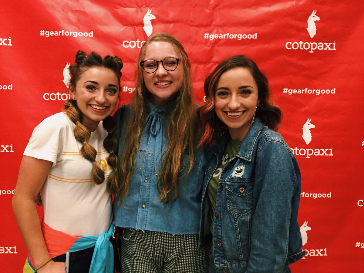 ninacummingss's tweet photo. @BrookAndBailey are actually the cutest @brookmcknight @baileymcknight whatta great first tweet https://t.co/9iPrtnILQx