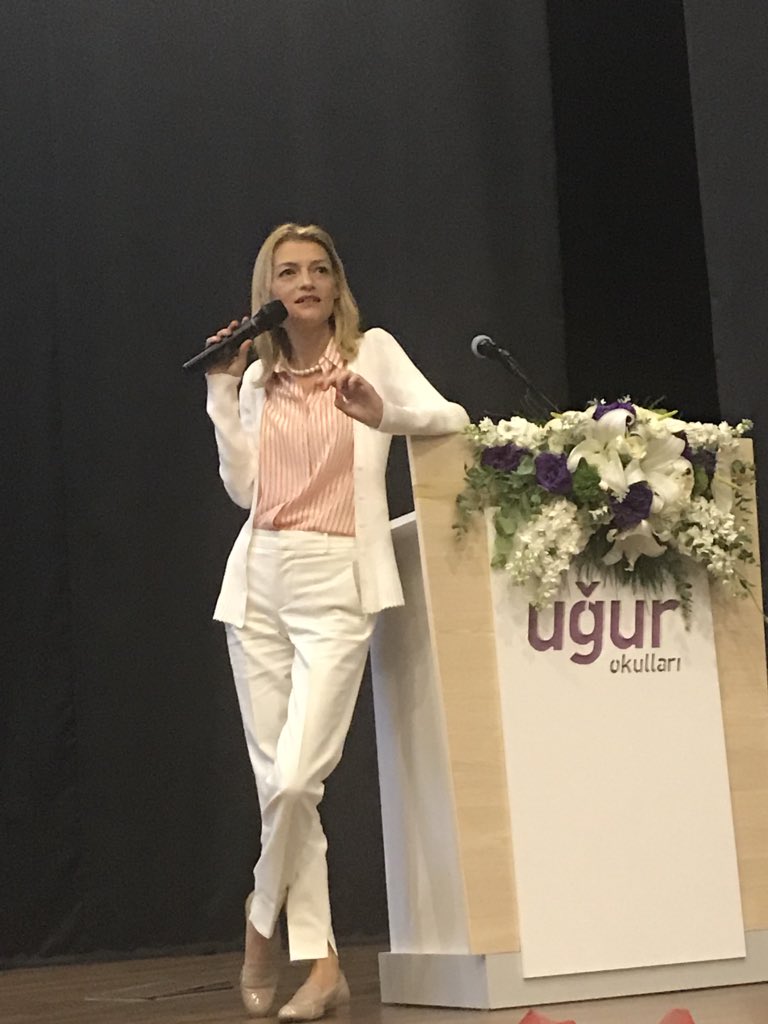 nilcicek's tweet photo. Bursa’da @UgurOkullari @bauebf ve @yegam işbirliği ile düzenlediğimiz #okulöncesieğitimindefarklıyaklaşımlarkonferansı na yoğun ilgi🙏🏻 Dekanımız Prof.Dr @SrnKaradeniz , https://t.co/96UUCm7qCOç.Dr. @seda__sarac ve Dr.@elcingolbasi Hocalarımıza Destekleri İçin Çok Teşekkürler💐 https://t.co/kFRGgHYKpD