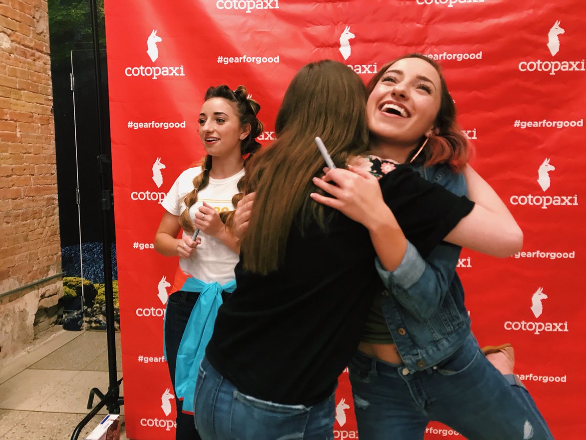 erica_anne_'s tweet photo. @BrookAndBailey Just met Brooklyn and Bailey. Be jealous. @baileymcknight @brookmcknight https://t.co/BHiHaqvss6