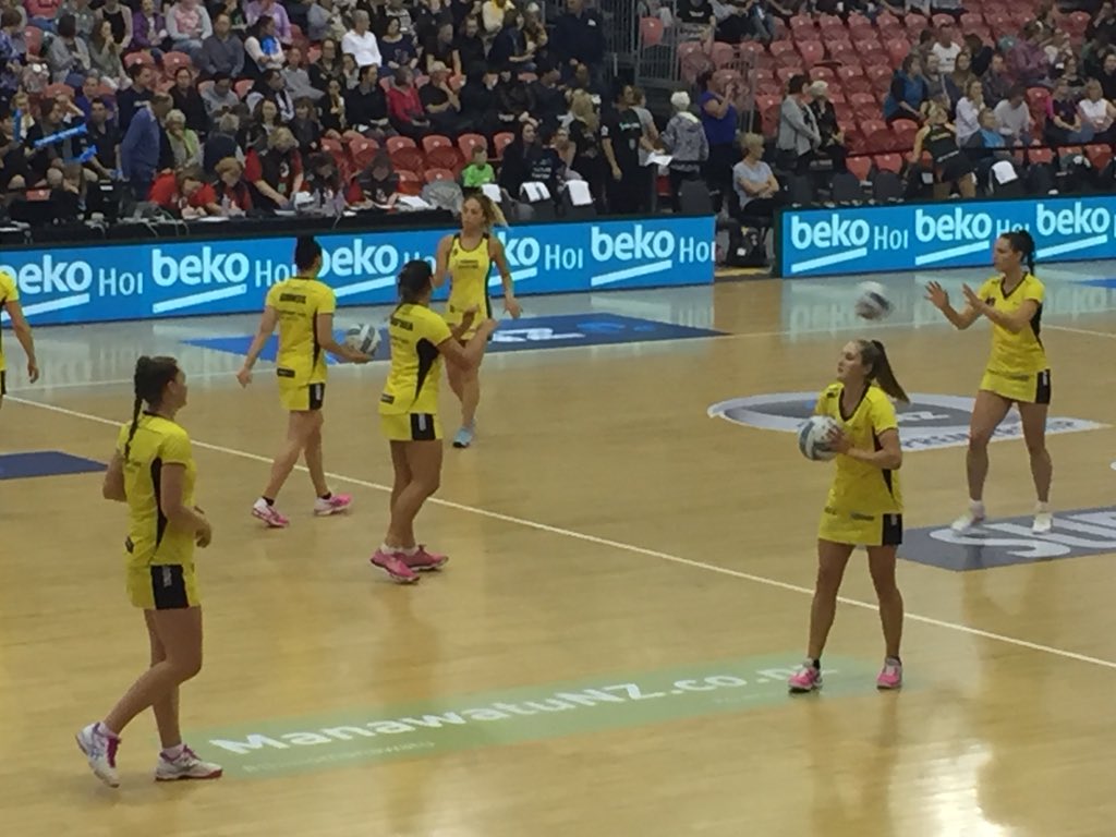 LSinNZ's tweet photo. It’s about to get serious... Pulse vs Magic at the @ANZ_NZ Super Sunday Premiership #gameone #FlyPalmy @VenuesEventsPN @Manawatu_NZ @CentralEDA @NetballNZ #thisismanawatu https://t.co/XnKUNpfVRb