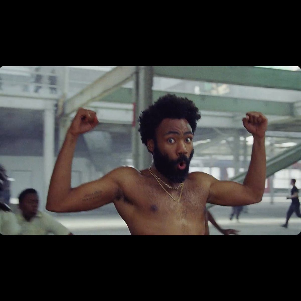 MsDonnaRoberts's tweet photo. New @ltsGambino #ThisIsAmerica https://t.co/gX0XnTlt8C 🙌🏼 https://t.co/4PZYiHAOMC
