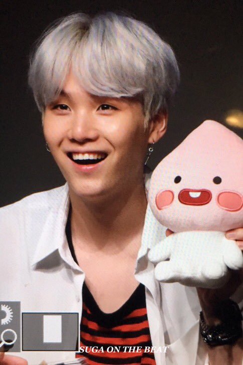 eclipsuga's tweet photo. i bow down to whoever gave him this plushie, i will forever be grateful https://t.co/uvDawyy8ZH