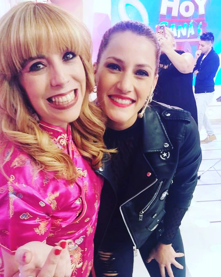 MARCELITAGrEEN's tweet photo. Acepto el desafio de @NataliTaky para ayudar al equipo verde. Ahora reto a  @noenovillo buena coreo de @antocampaniello @nickyjampr @dalimartinelli @congo77 @aviladami #combatechallenge #x #combateverde #canal9 #equipoverde #jbalvin #jbalvin #jaquelinegrisolia @MARCELITAGrEEN https://t.co/LhI6HfJsn2