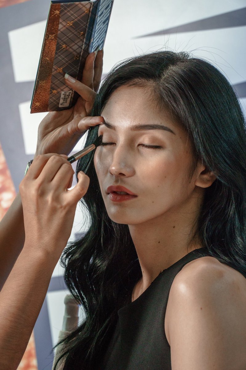 KevinBalot's tweet image. M•A•C Qween Supreme for the Miss International Queen! 👑
.
#MACCosmeticsPH
#MACGirls